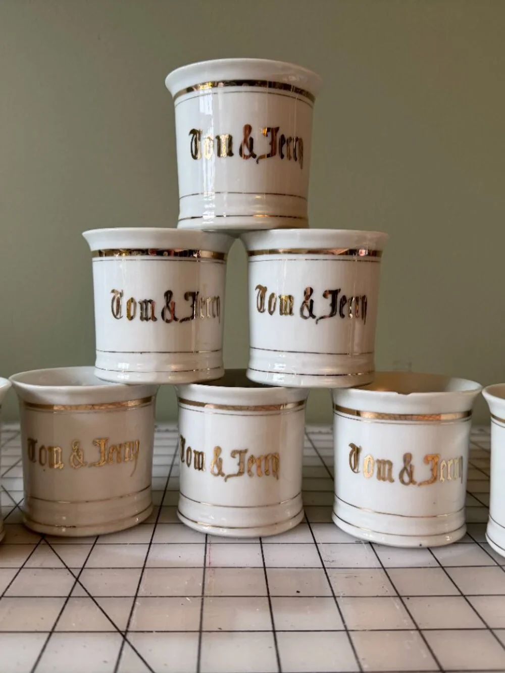 Vintage Tom & Jerry White Mugs Set of 8 Gold Trim Made in Japan